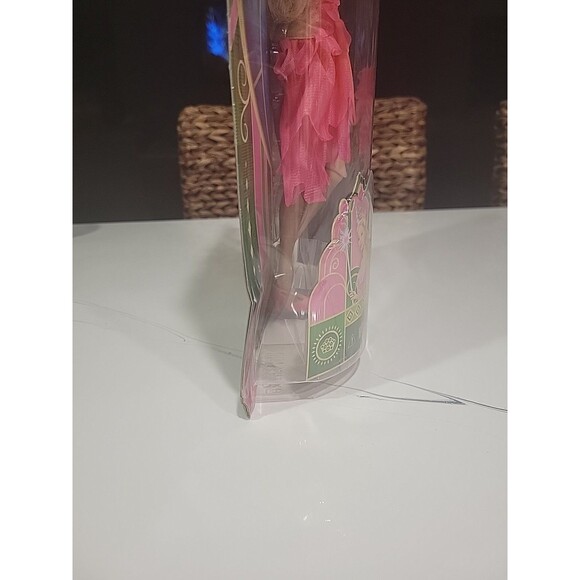 Wicked Glinda Fashion Doll With Removable Fashions & Accessories - Picture 7 of 15